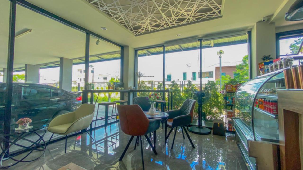 曼谷 Plearnwan Deluxe Mansion酒店 外观 照片