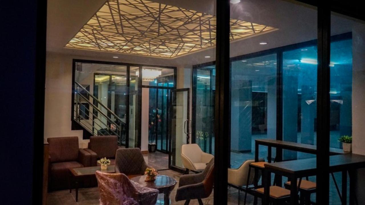 曼谷 Plearnwan Deluxe Mansion酒店 外观 照片