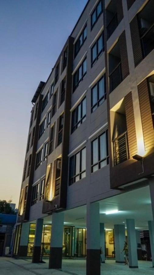 曼谷 Plearnwan Deluxe Mansion酒店 外观 照片